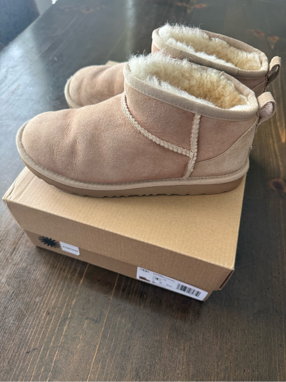 Ugg Ultra Mini, Light Tan, size 4